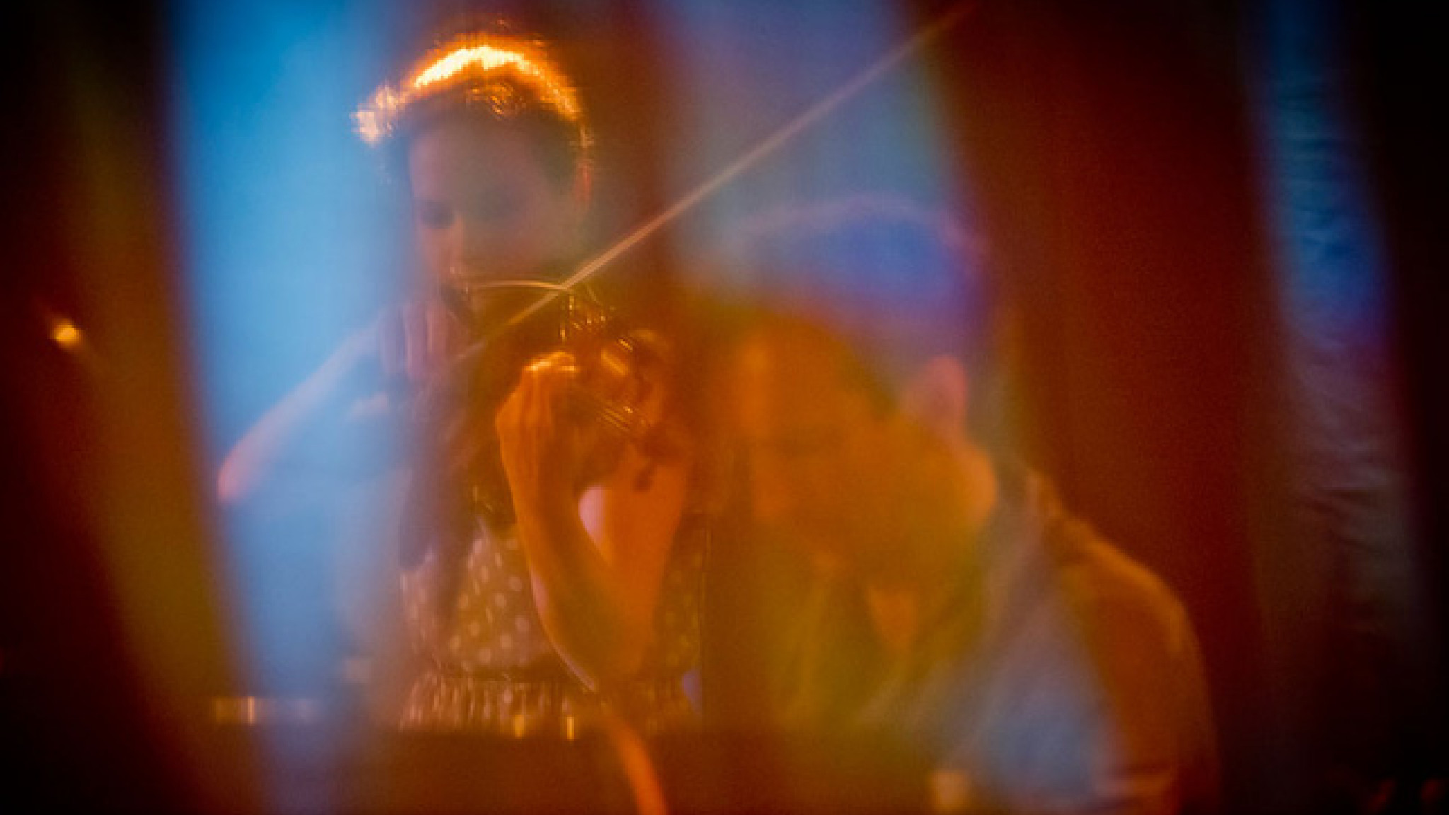 Hilary Hahn und Hauschka - Yellow Lounge im Asphalt