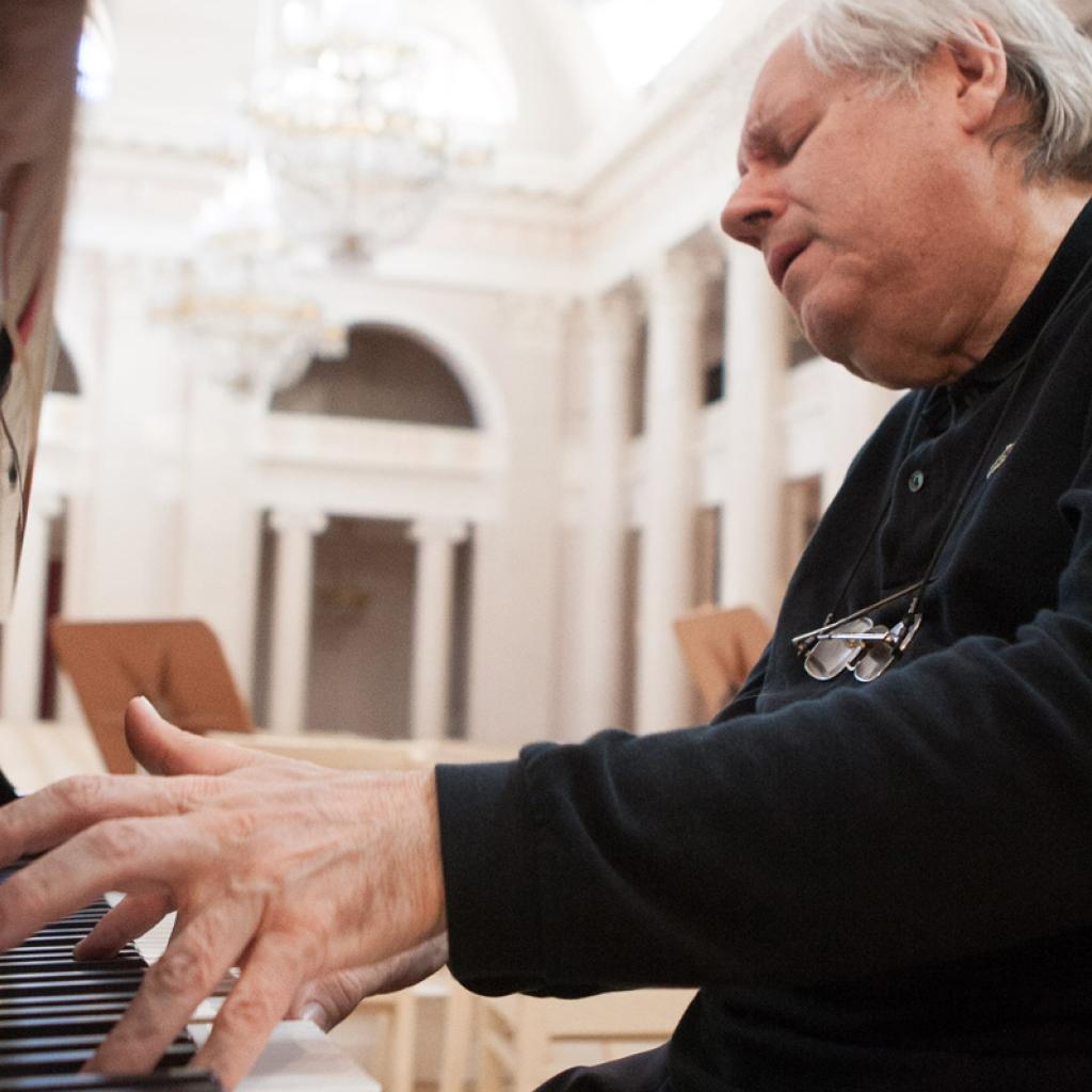 GRIGORY SOKOLOV AT ESTERHÁZY PALACE Deutsche Grammophon