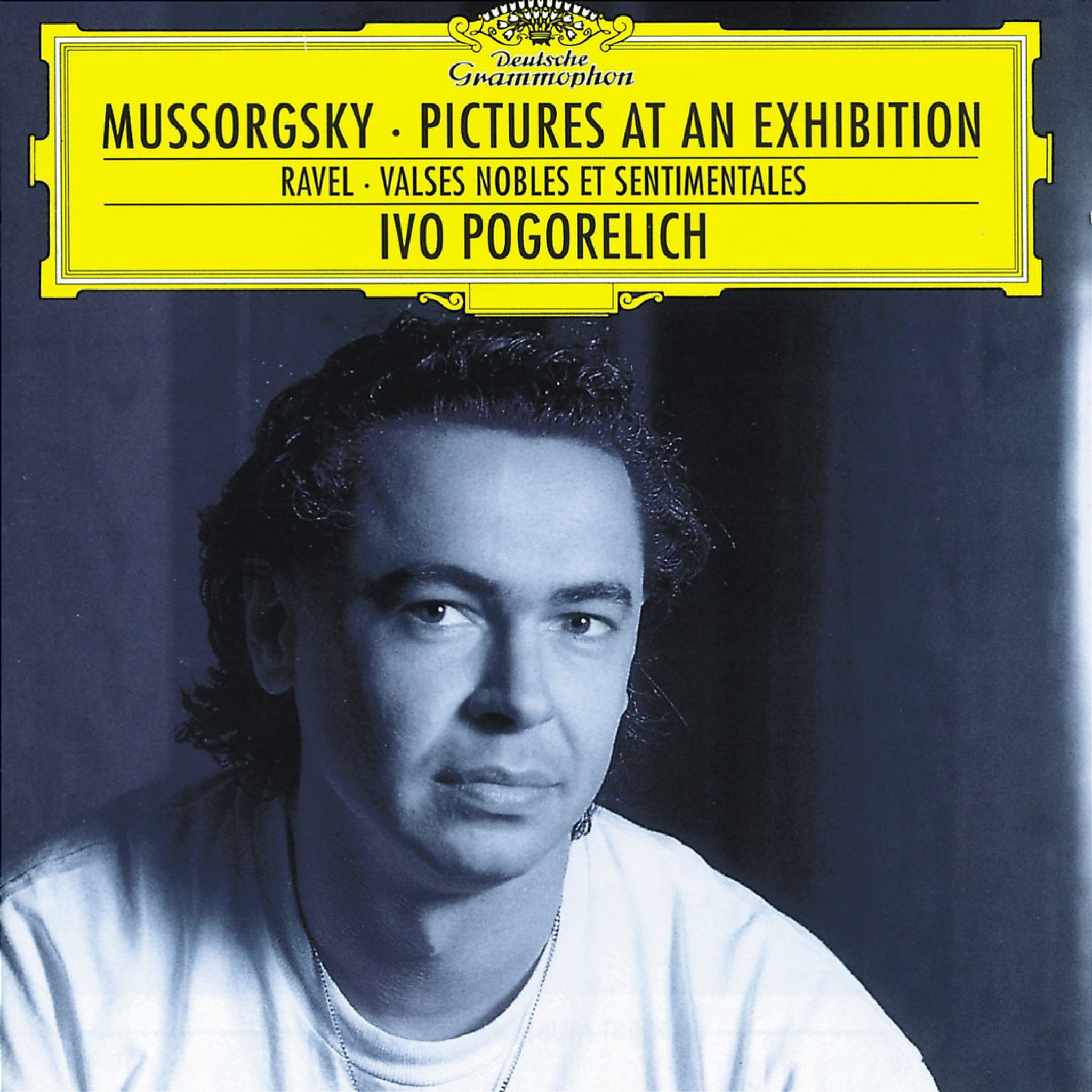 Mussorgsky: Pictures at an Exhibition / Ravel: Valses nobles 0028943766728