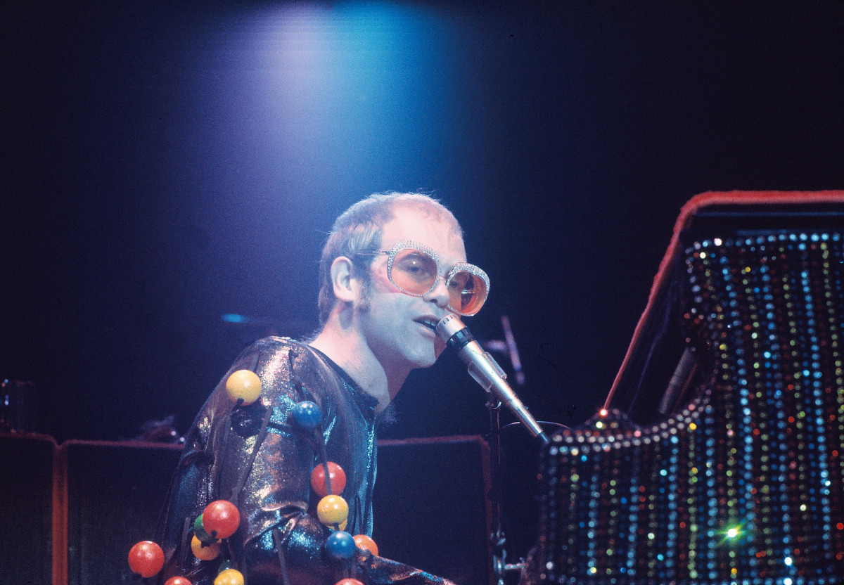 eltonjohn_20030218_80015578.jpg