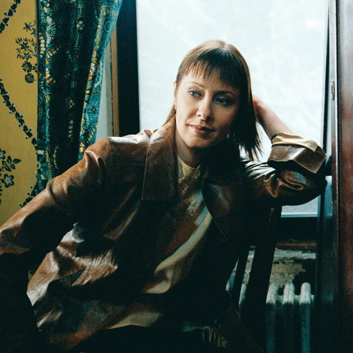 suzannevega_x_201103_4_300d.jpg