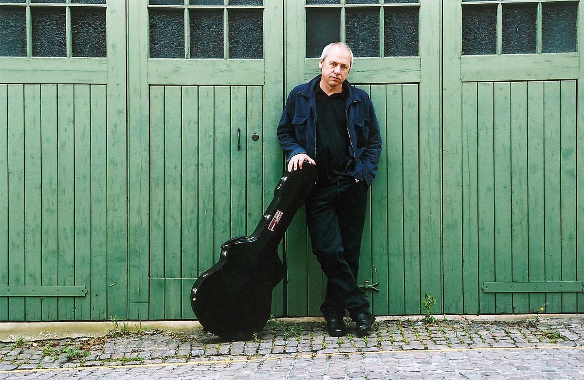 markknopfler_20030225_80015.jpg