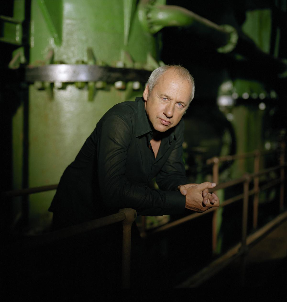 markknopfler_20030225_8001511.jpg