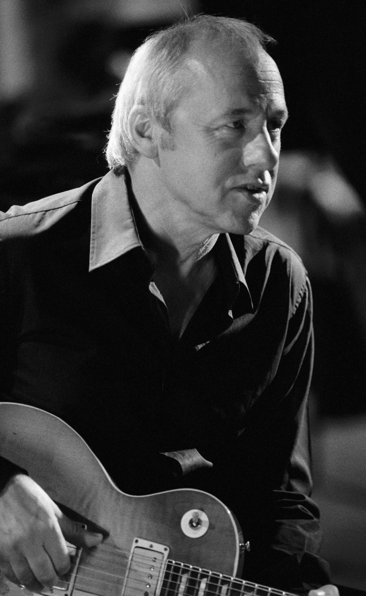 markknopfler_20030225_800155.jpg