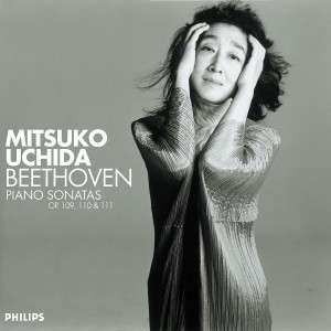 Beethoven: Piano Sonatas Nos.30, 31 & 32 0028947569352