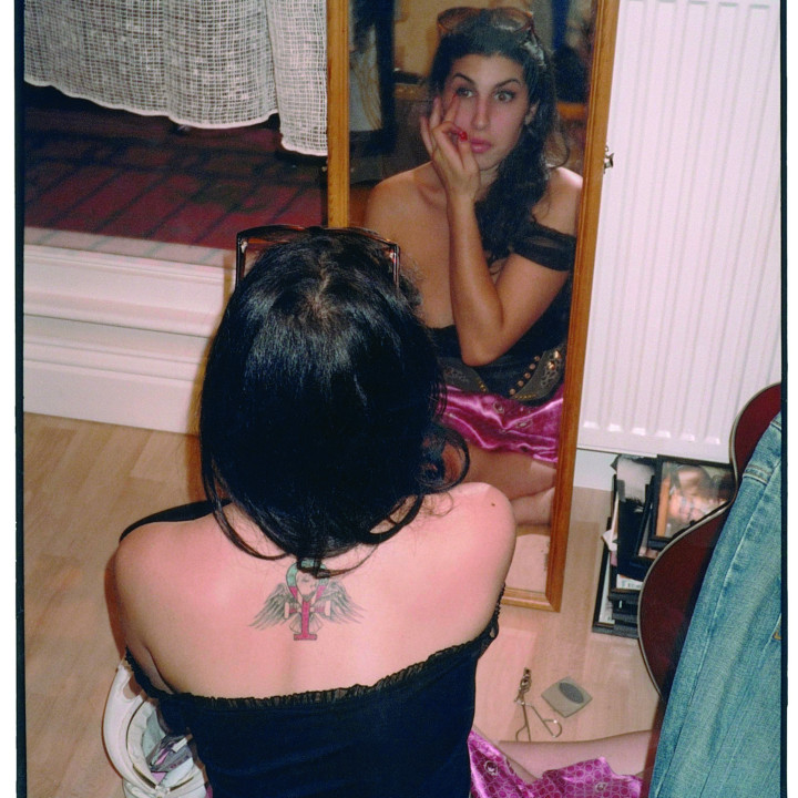 amywinehouse_x_190204_4_300.jpg