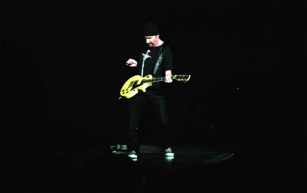 U2_Vertigo 2005 Live From Chicago_Motiv 4_300CMYK.jpg