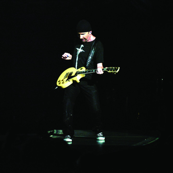 U2_Vertigo 2005 Live From Chicago_Motiv 4_300CMYK.jpg
