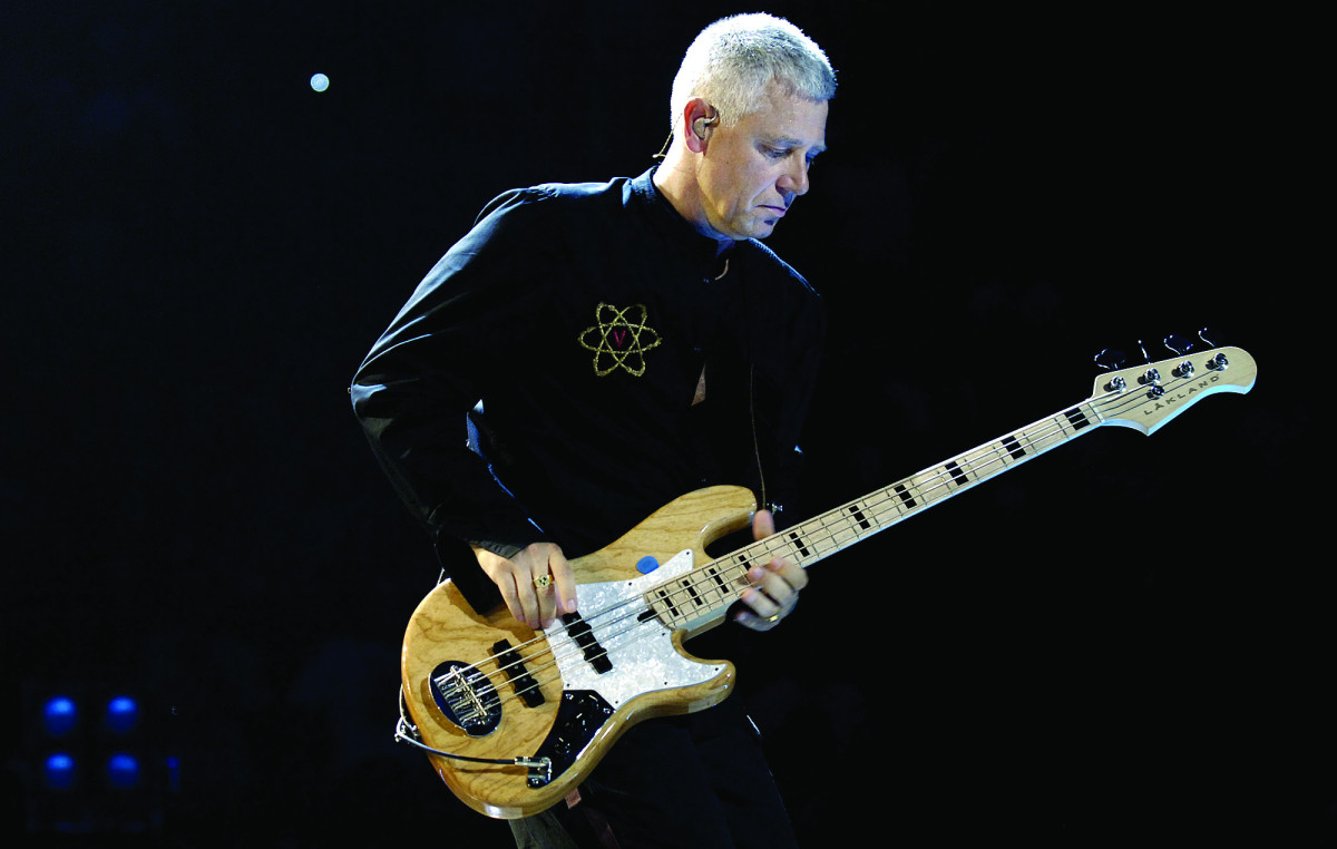 U2_Vertigo 2005 Live From Chicago_Motiv 6_300CMYK.jpg
