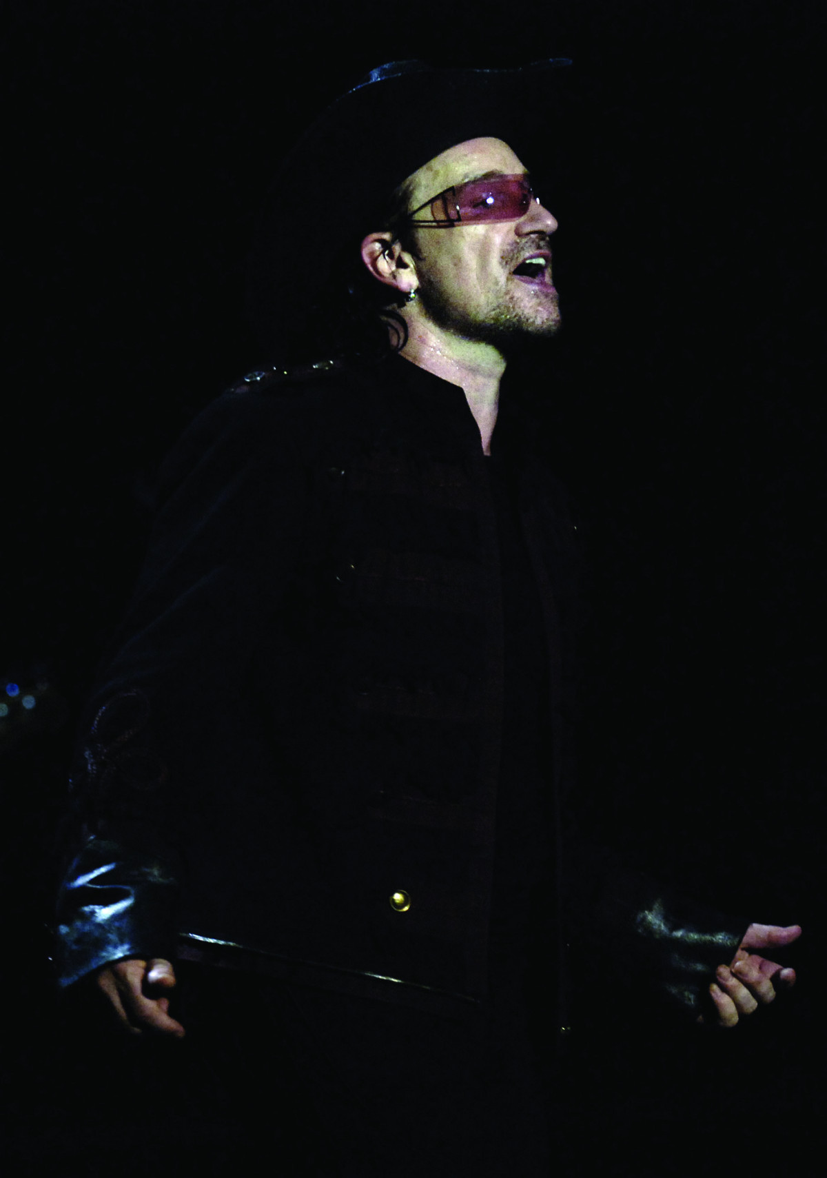 U2_Vertigo 2005 Live From Chicago_Motiv 7_300CMYK.jpg