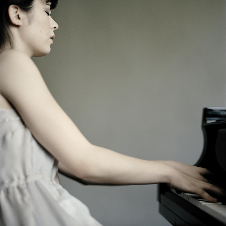 Alice_Sara_Ott_Liszt_2008_Felix Broede_6