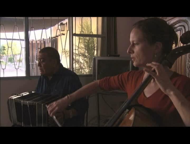 Dino Saluzzi und Anja Lechner 2007 bei den Proben zu „Ojos Negros“ in Argentinien.