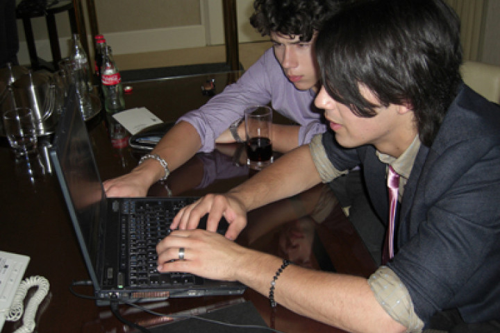 Jonas Brothers Computer