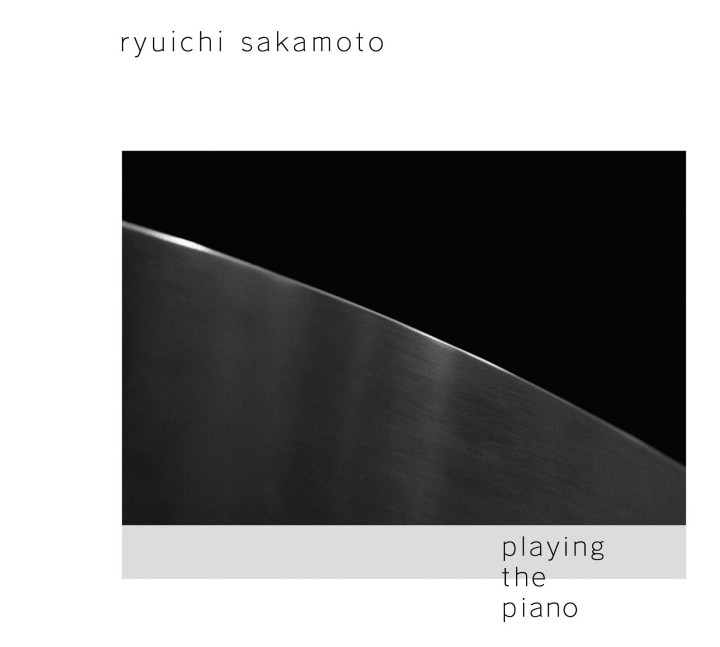 Ryuichi Sakamoto - Playing The Piano