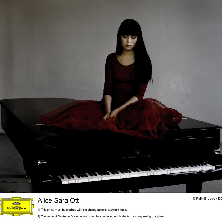 Alice Sara Ott – Chopin