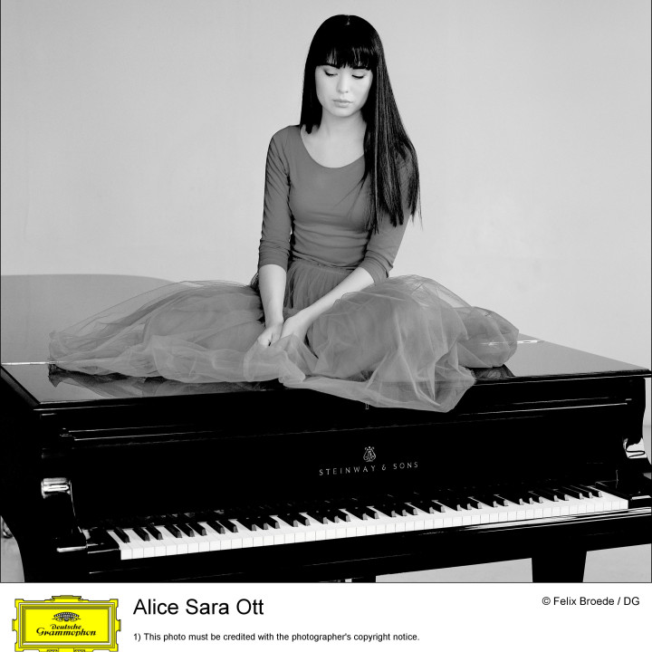 Alice Sara Ott – Chopin