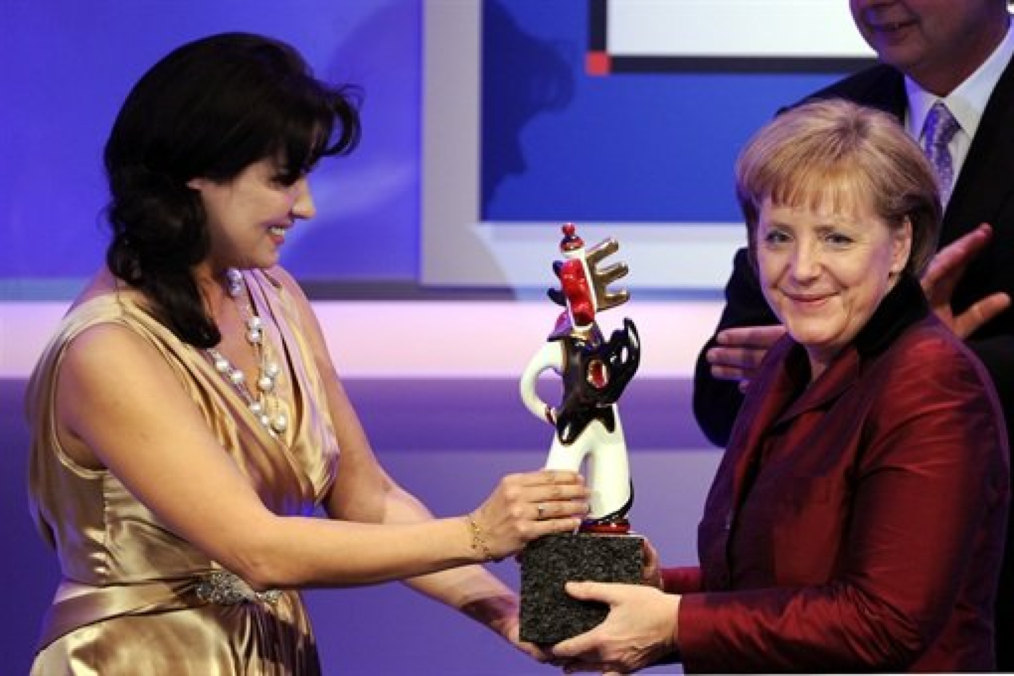Anna Netrebko und Angela Merkel beim Deutschen Medienpreis