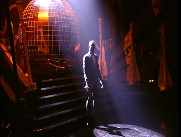 Dirtee Love - Live at the Brit Awards 2010