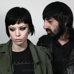 Crystal Castles 2010 – 04