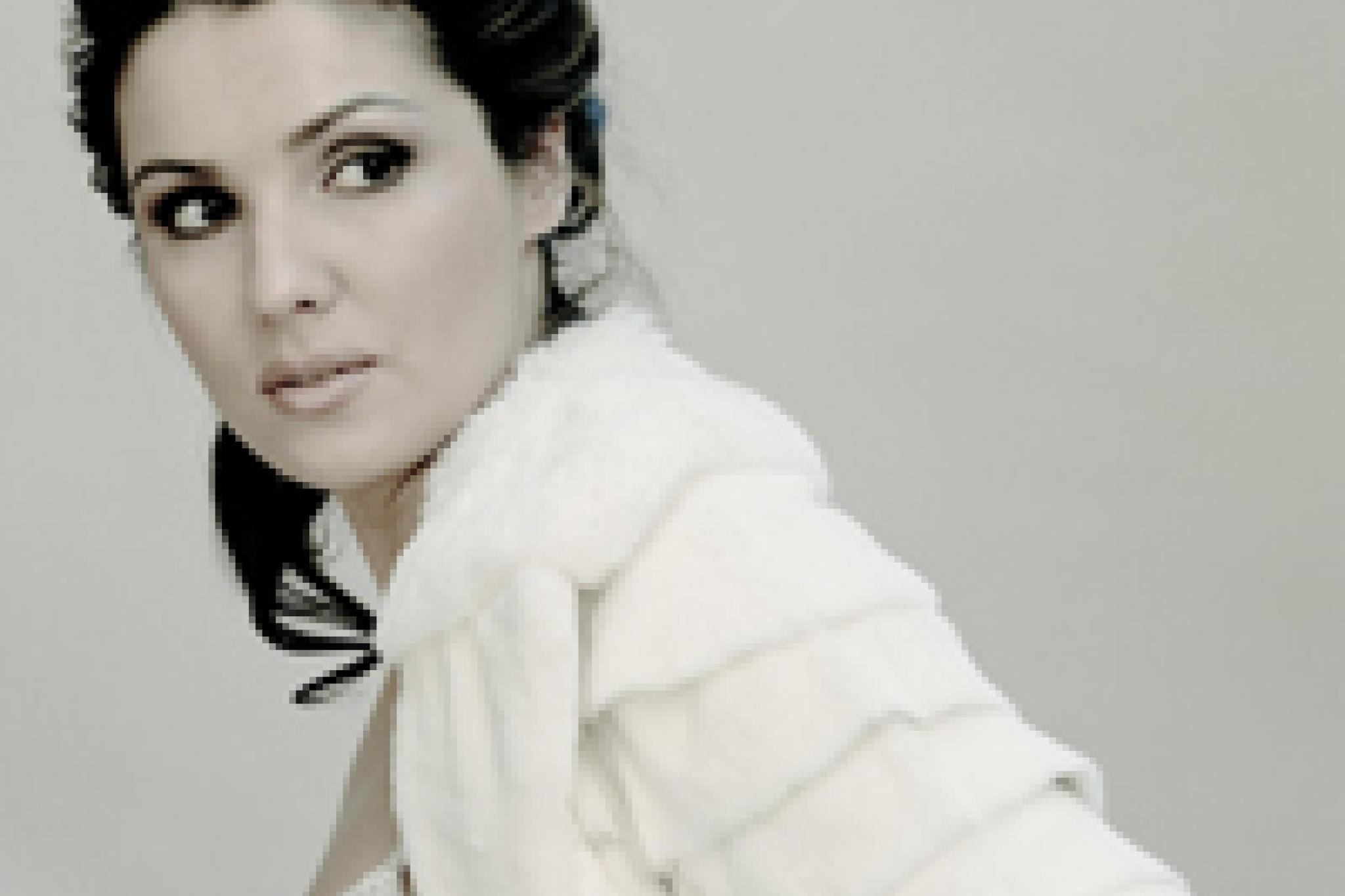 Anna Netrebko © Mat Hennek