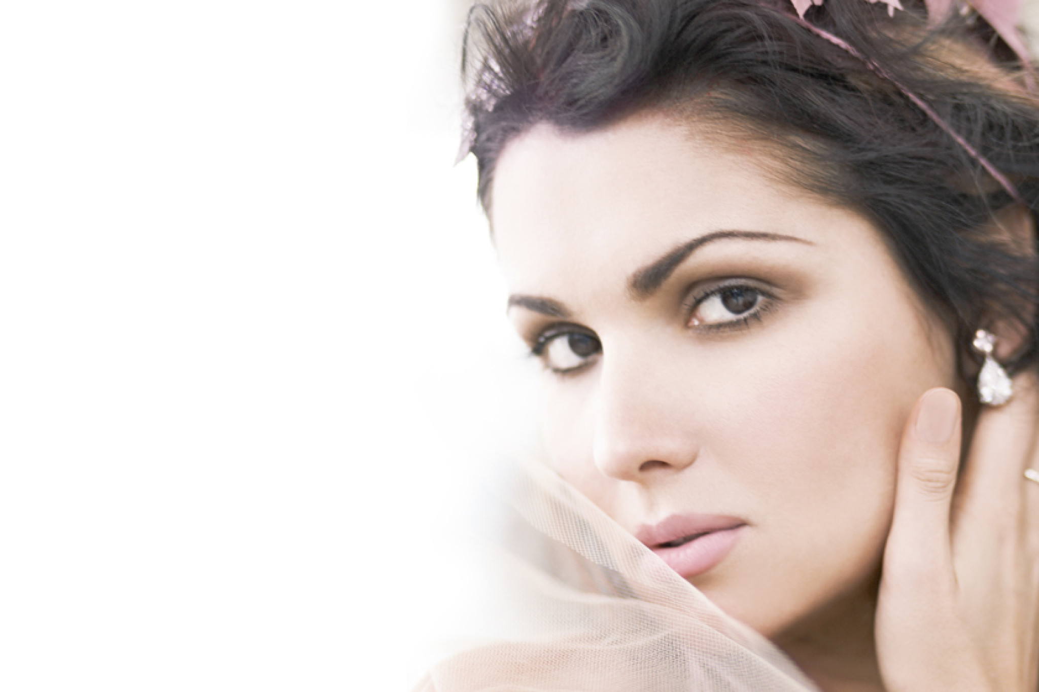 Anna Netrebko Portrait Souvenirs © Esther Haase / DG