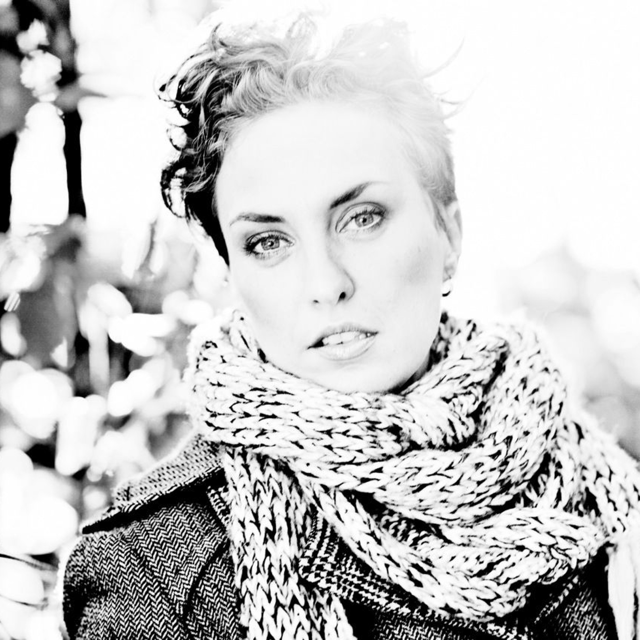 Beady Belle, At Welding Bridge © by  Anders Nilsen