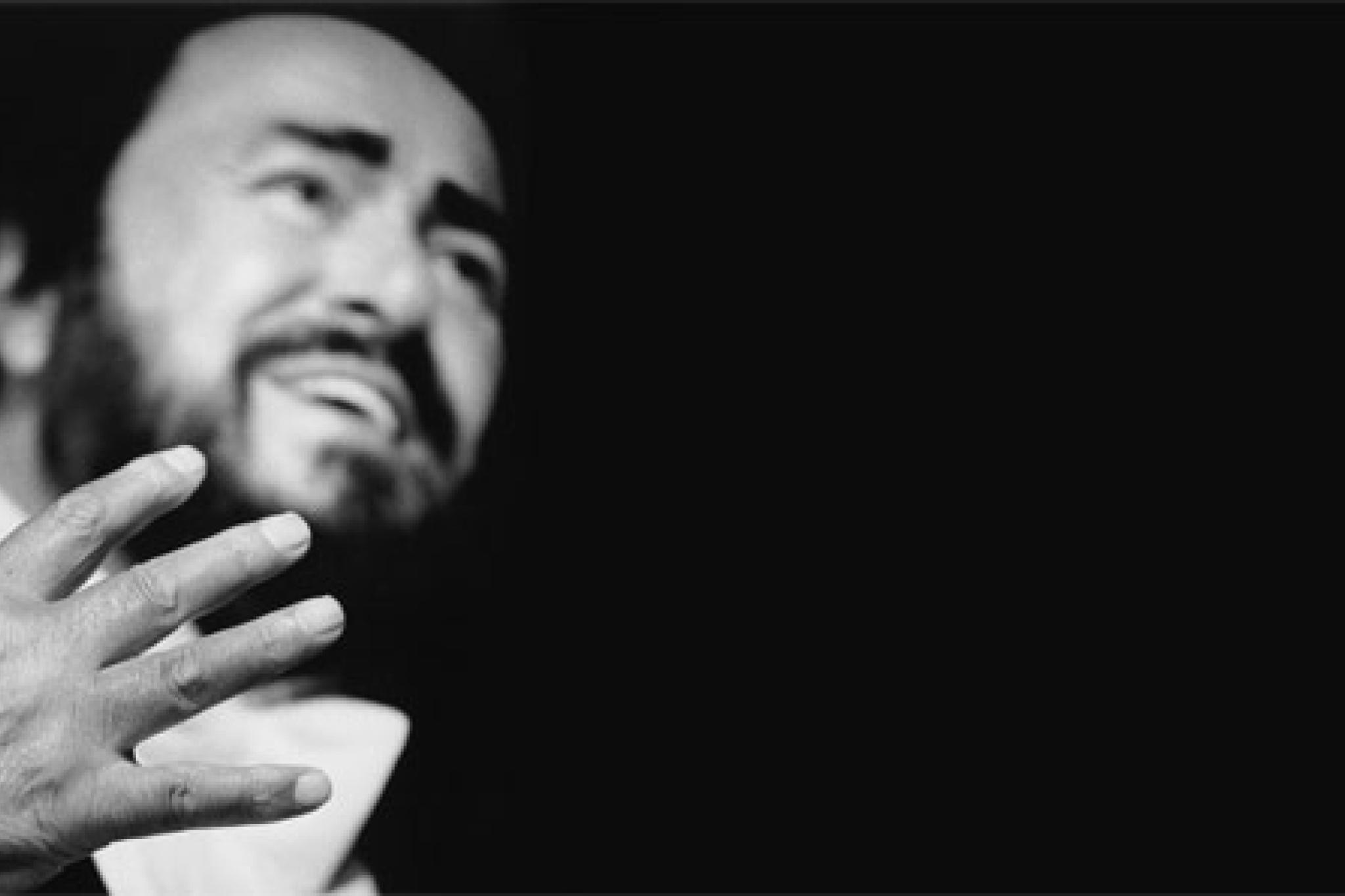 Luciano Pavarotti © Sacha Gusov / Decca