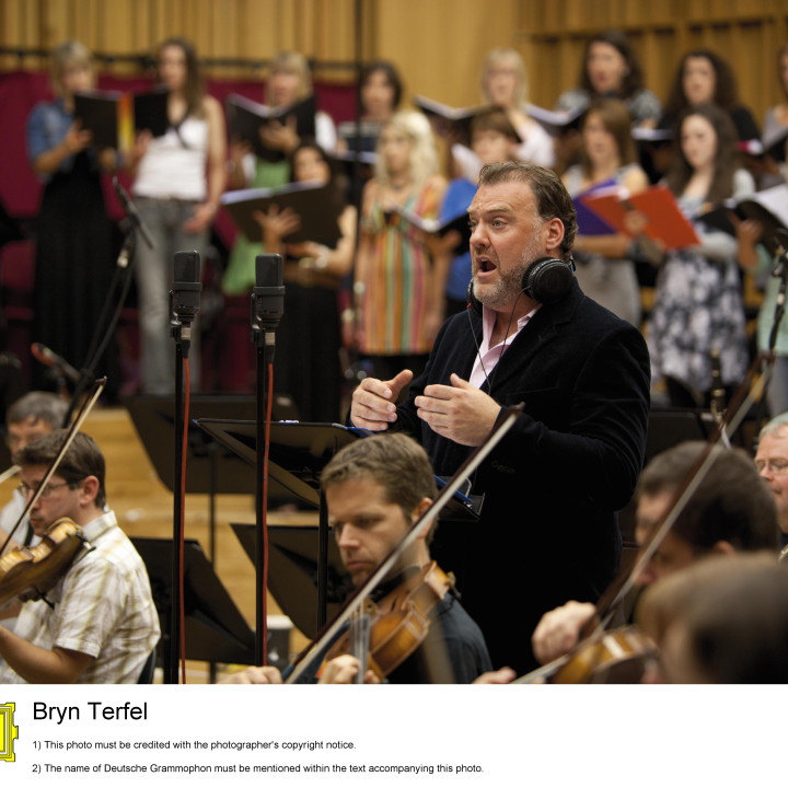 Bryn Terfel – Carols & Christmas Songs