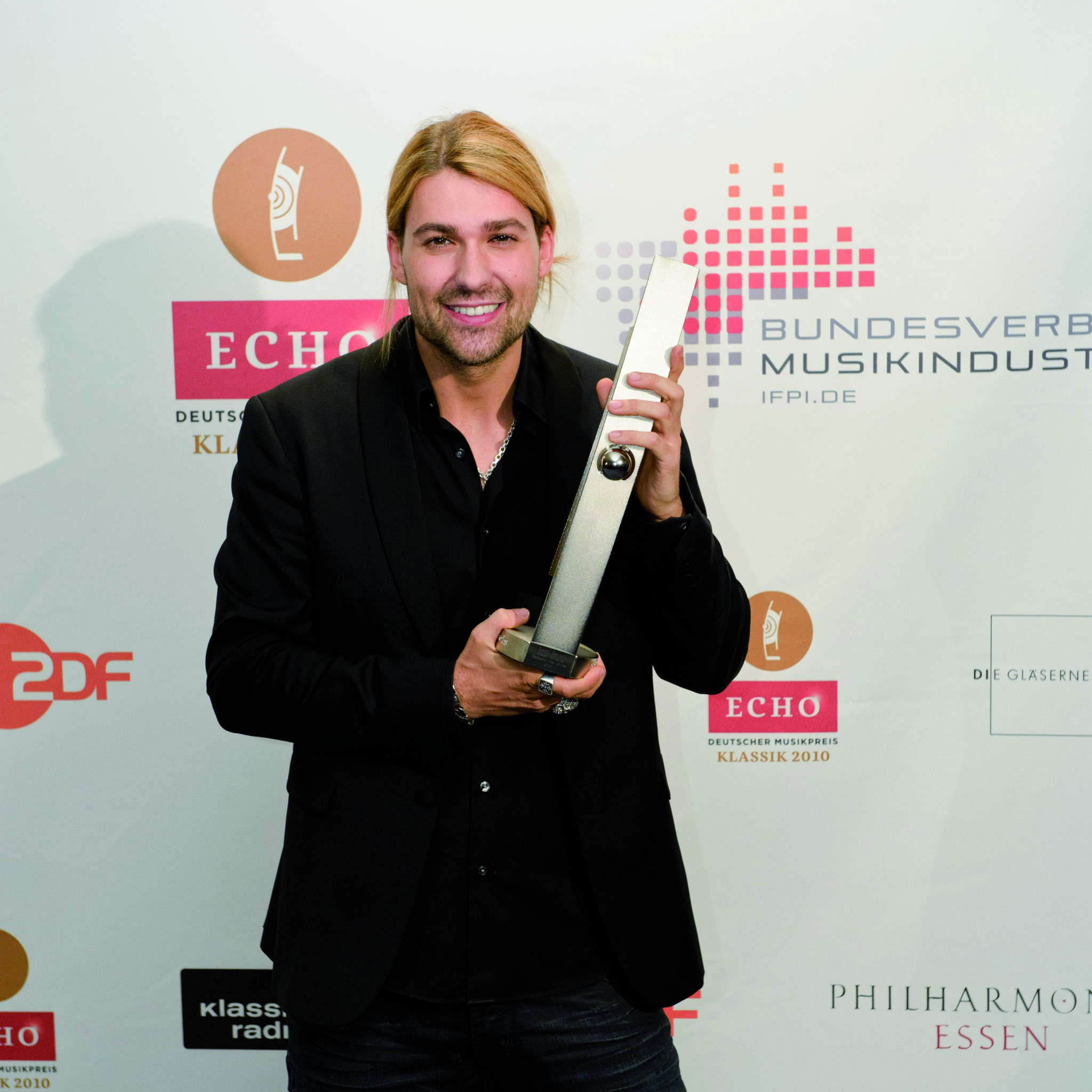 David Garrett mit dem ECHO Klassik 2010 © Stefan Höderath