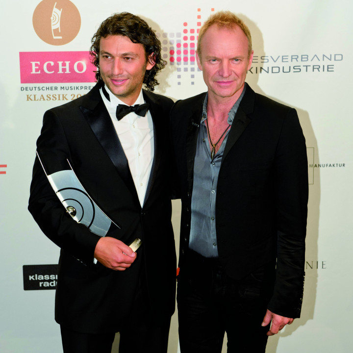Sting und Jonas Kaufmann mit dem ECHO Klassik 2010 © Stefan Höderath