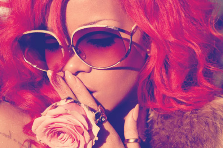 Rihanna Sunglasses 2010_web