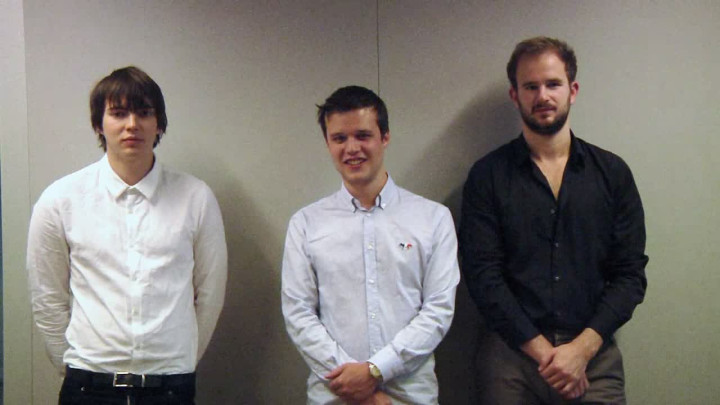 White Lies wünschen frohe Weihnachten