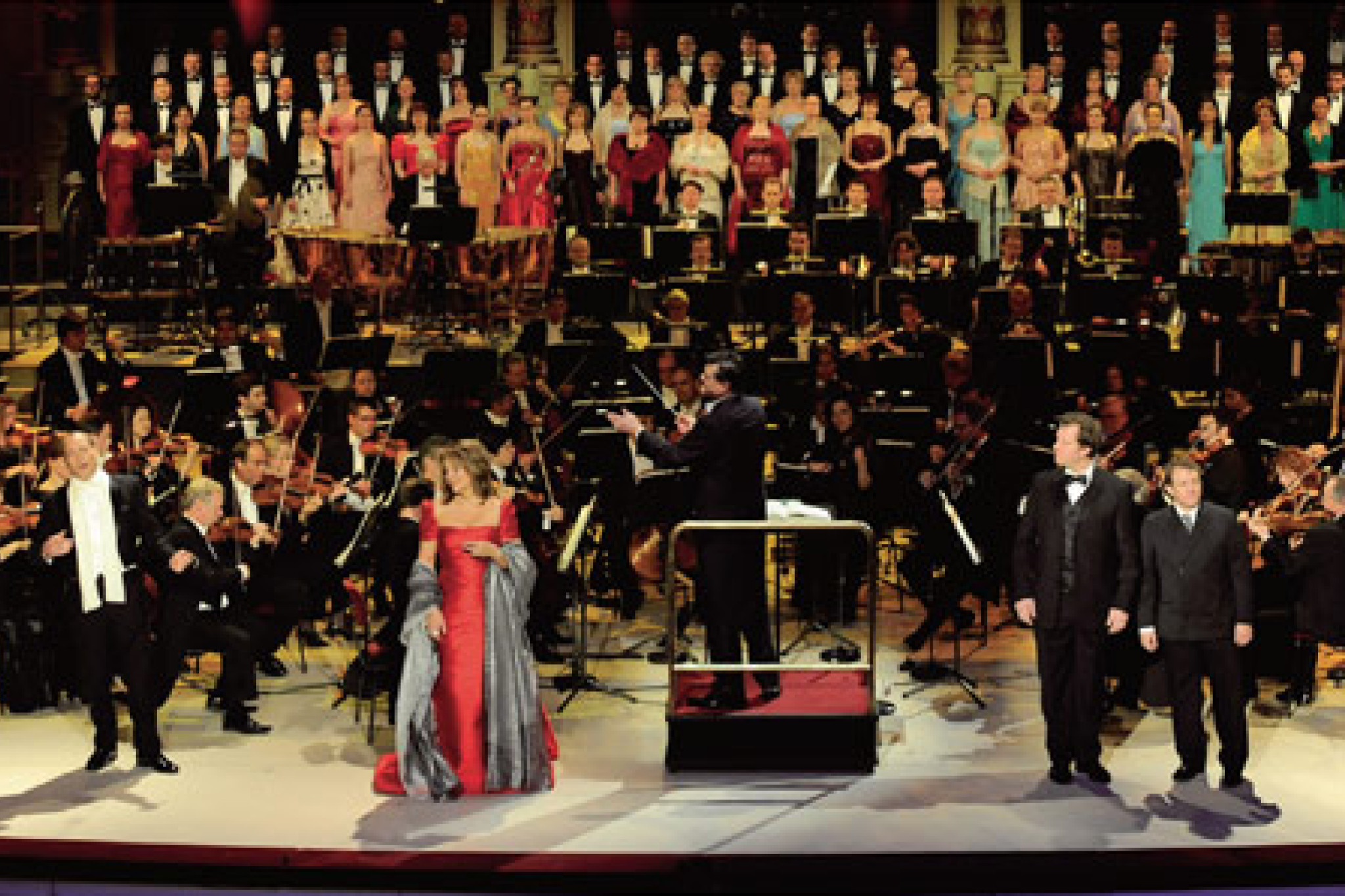 Semperoper, Dresden, 31 December 2010 © Matthias Creutziger