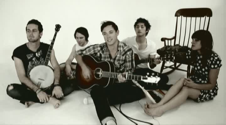 It Doesn't Mean A Thing (Bombastic Video)