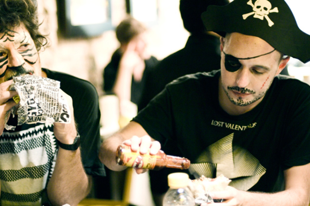 Bag Raiders 06 - 2011
