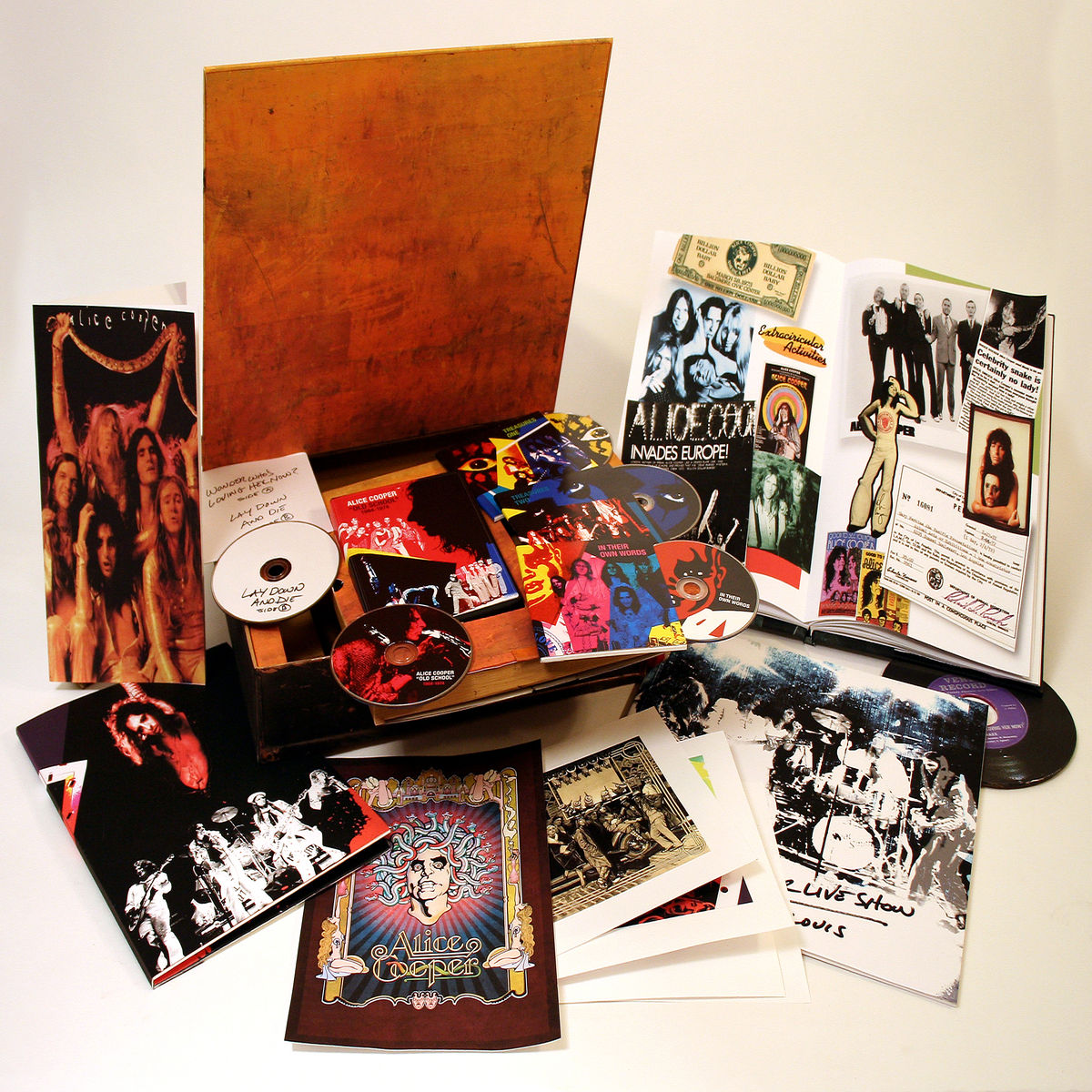 Alice cooper school s. School’s out Элис Купер. Alice Cooper old School. Alice Cooper – Schools out. Kreator Box Set.