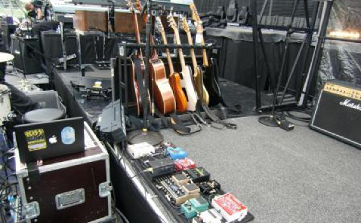 Bon Jovi Tour: Richies Gitarren auf der Bühne