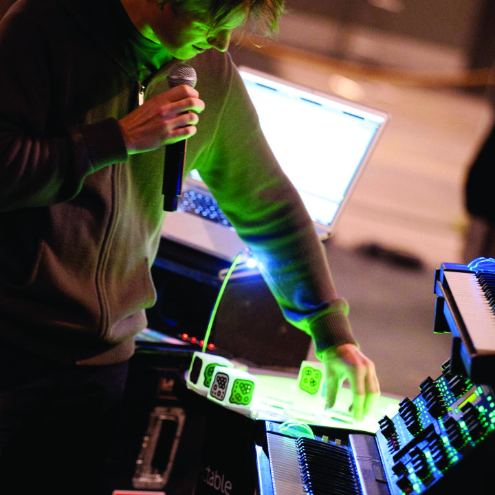 Björk Pressefoto 37/2011