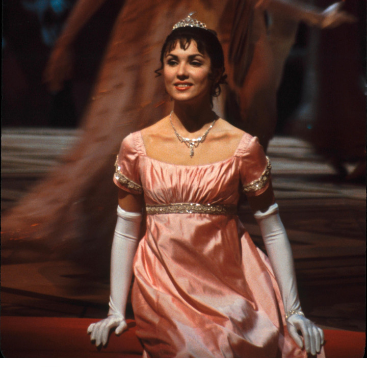 Anna Netrebko (als Natasha) in Krieg und Frieden, 2002