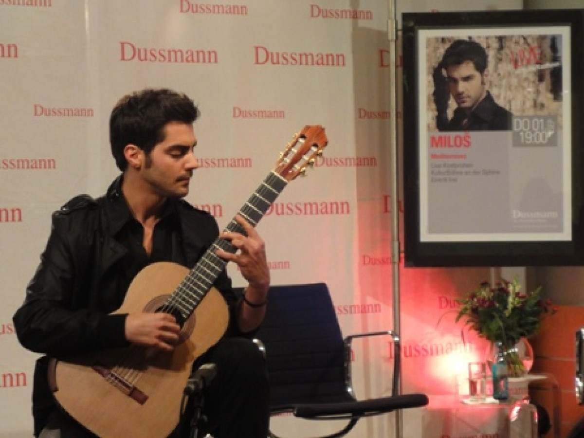 Milos live bei Dussmann c Dussmann das KulturKaufhaus GmbH