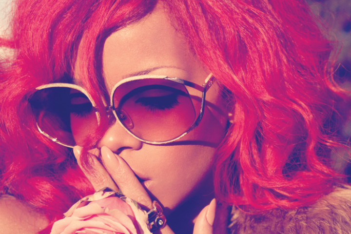 2011 6 Rihanna Loud