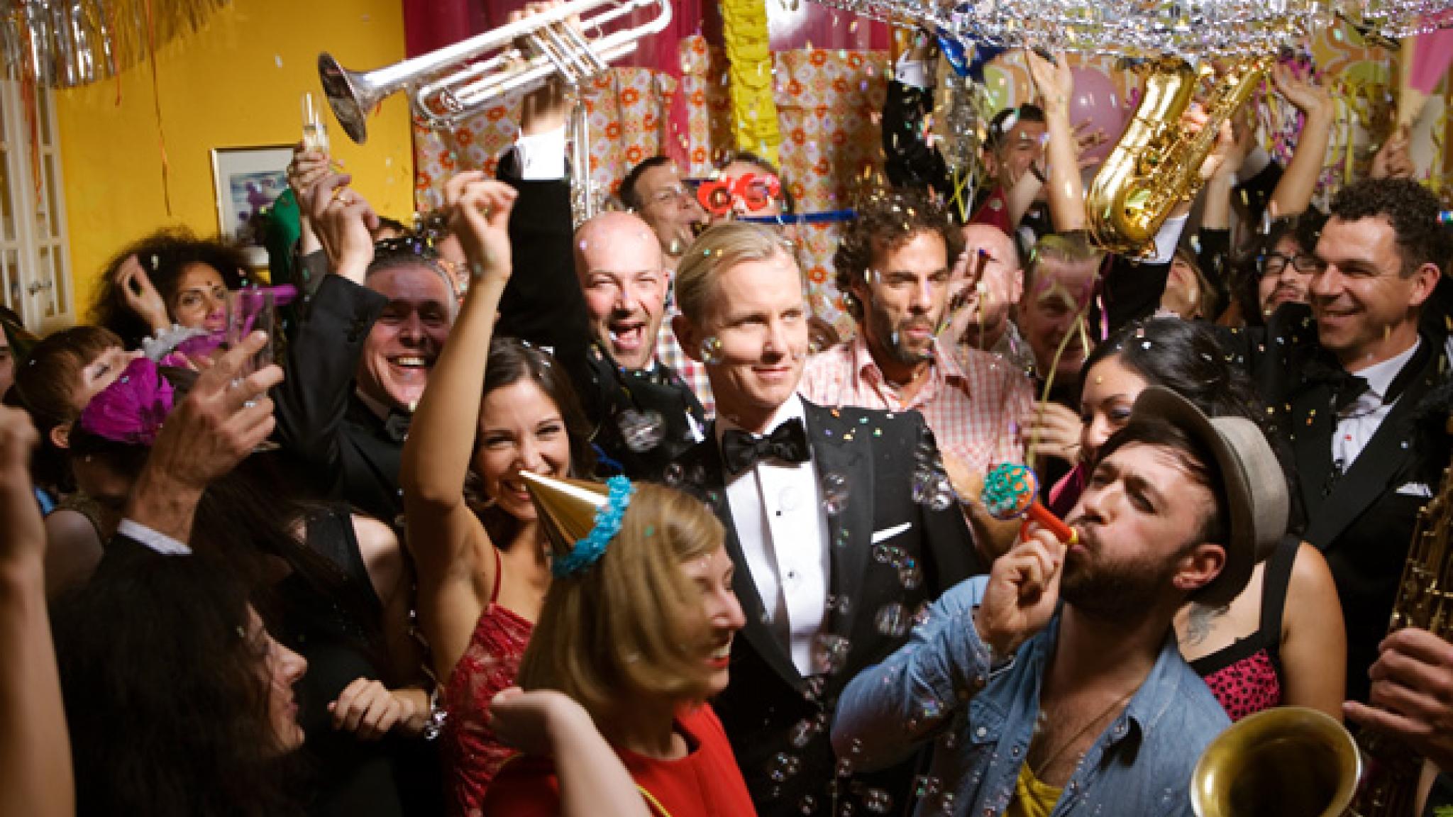 Niveauvoller Gassenhauer zum Jahreswechsel - “Mit Dir möchte ich immer Silvester feiern” von Max Raabe