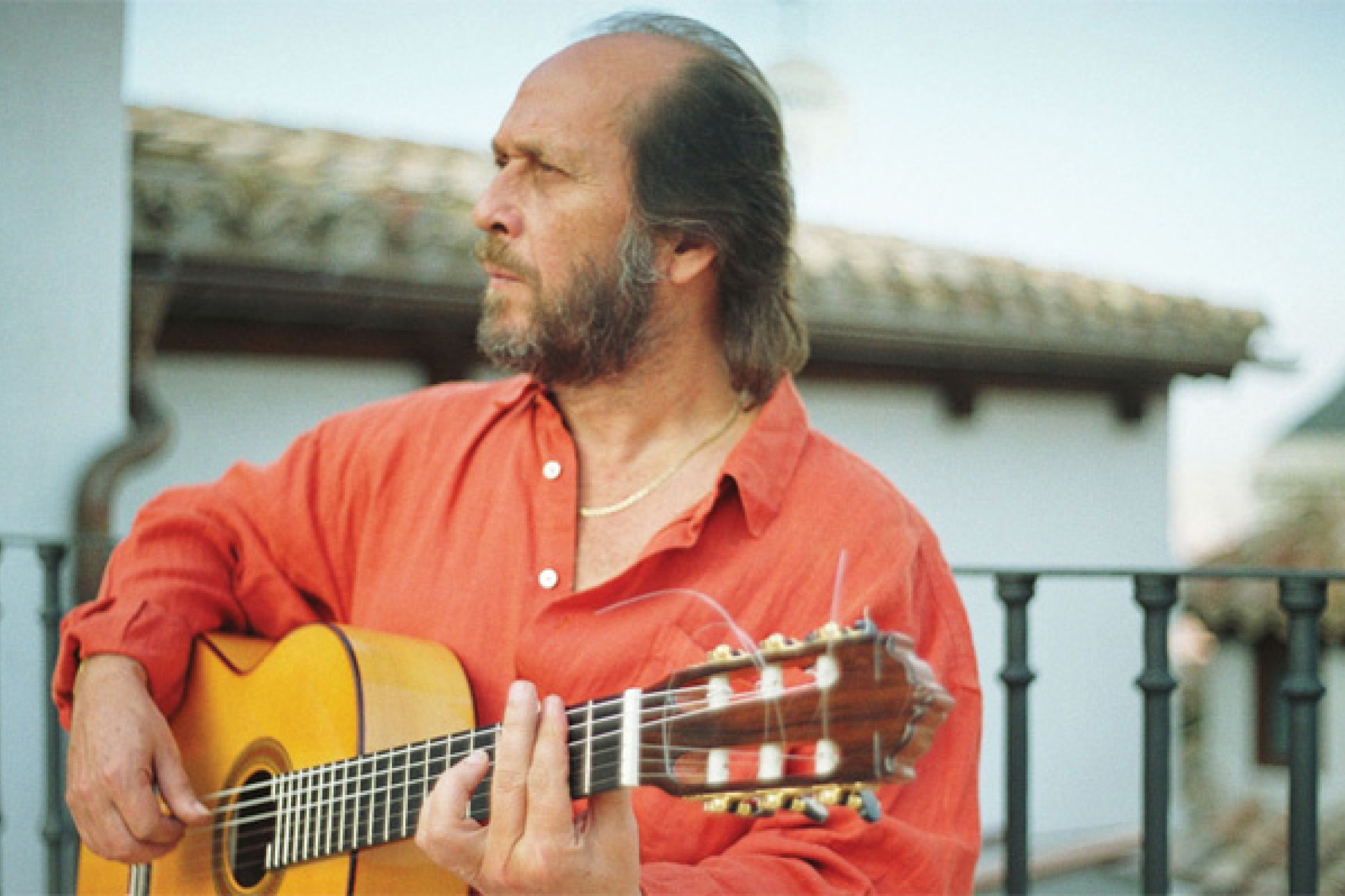 Paco De Lucia mit Gitarre