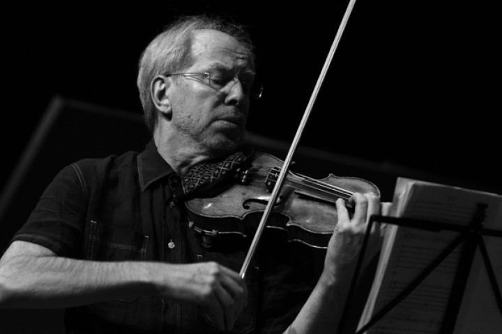 Gidon Kremer mit Violine