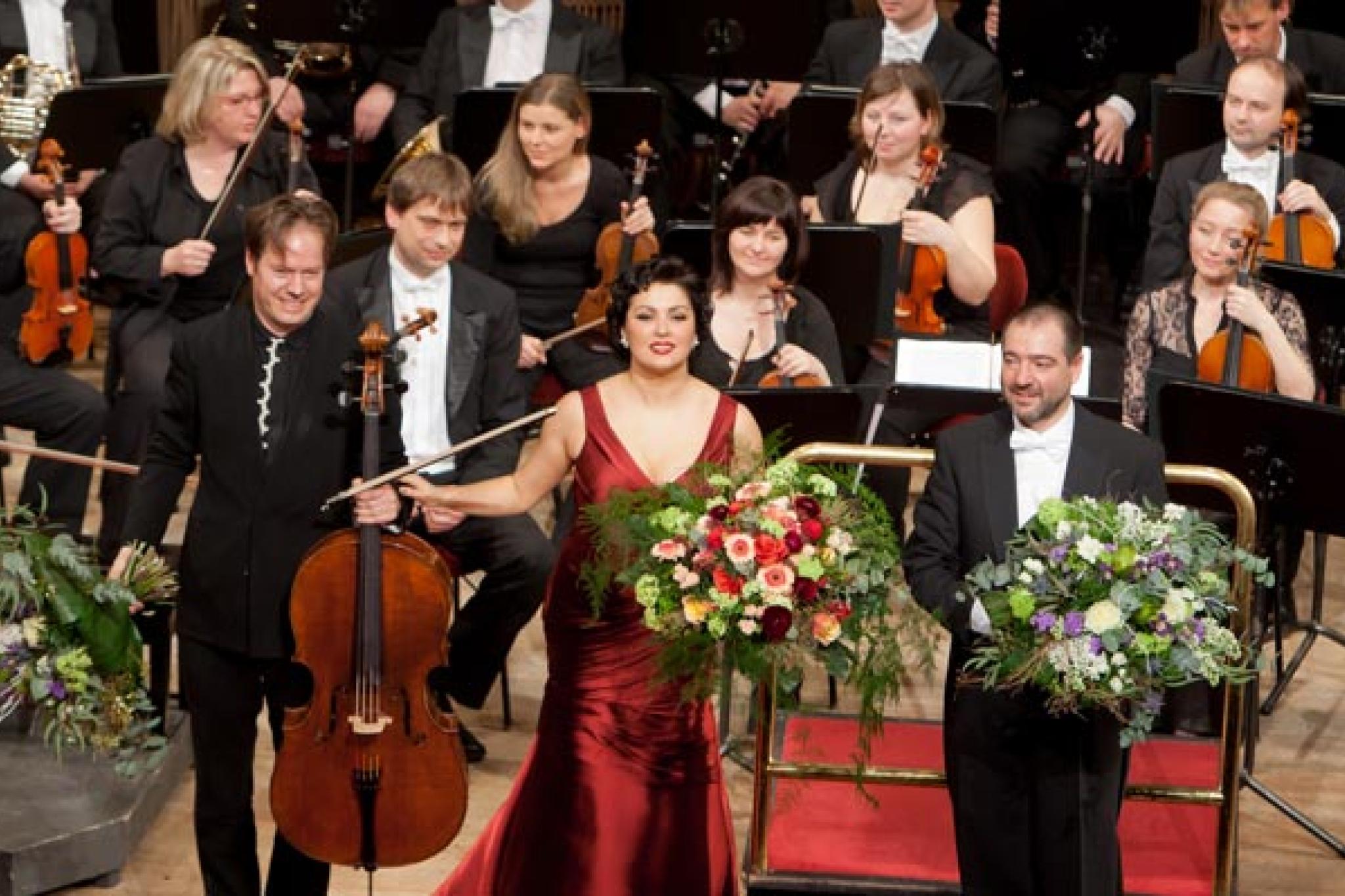 Anna Netrebko, Jan Vogler und Claudio Vandelli bei der Radeberger Nacht der Stars 2012