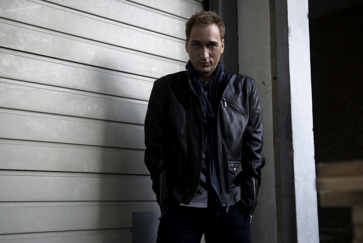 PaulvanDykEVOLUTIONcreditsChristophKoestlin_outfit1010
