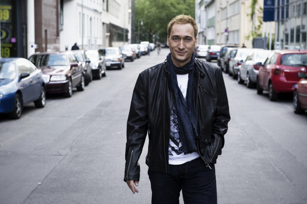 PaulvanDykEVOLUTIONcreditsChristophKoestlin_outfit1019