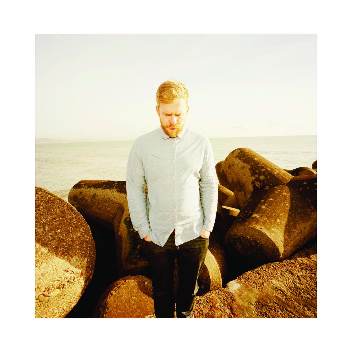 Alex Clare Pressebild 02 2012