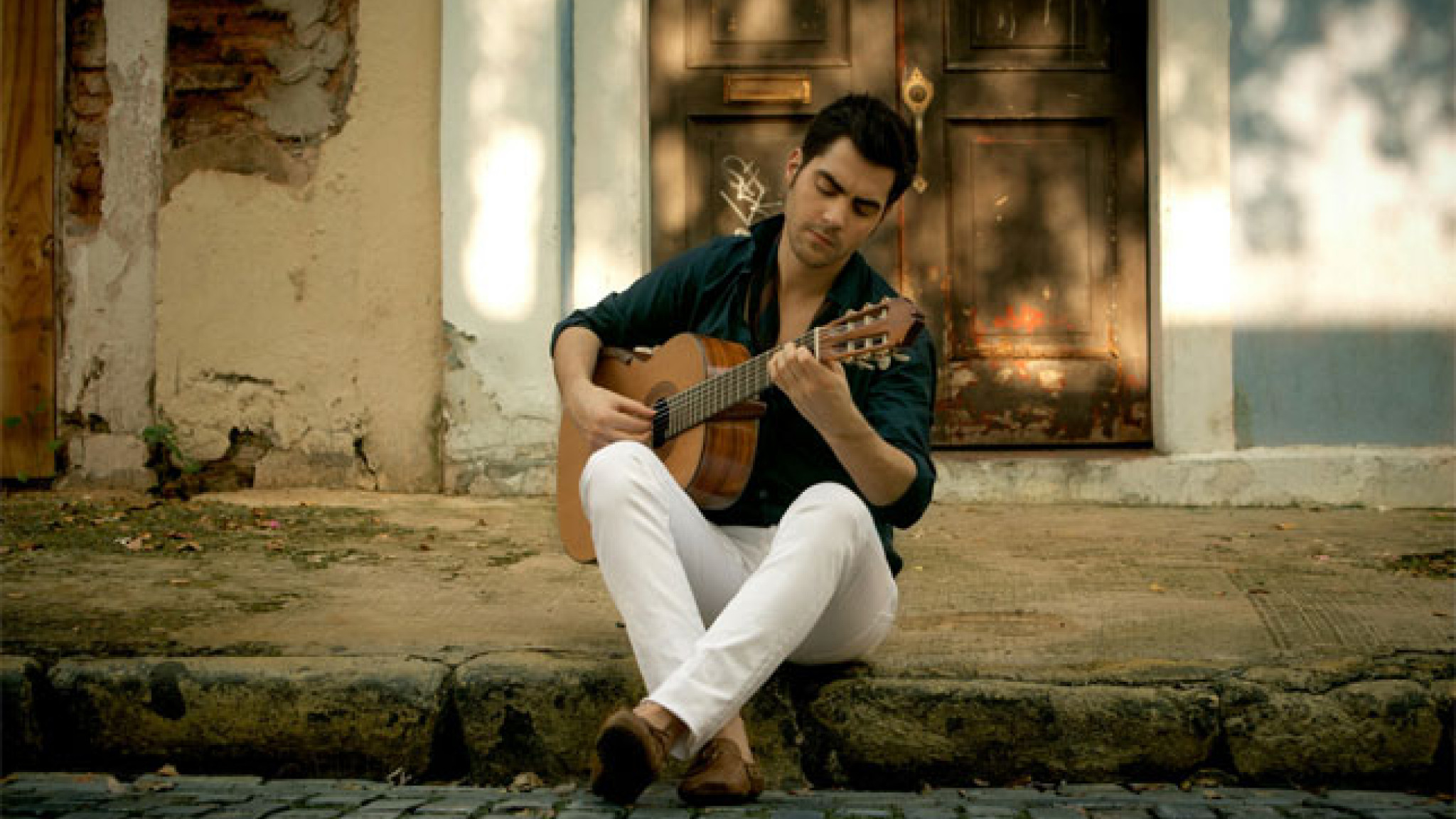 Das Album 'Latino' erscheint nun in der Special 'Gold' Edition
