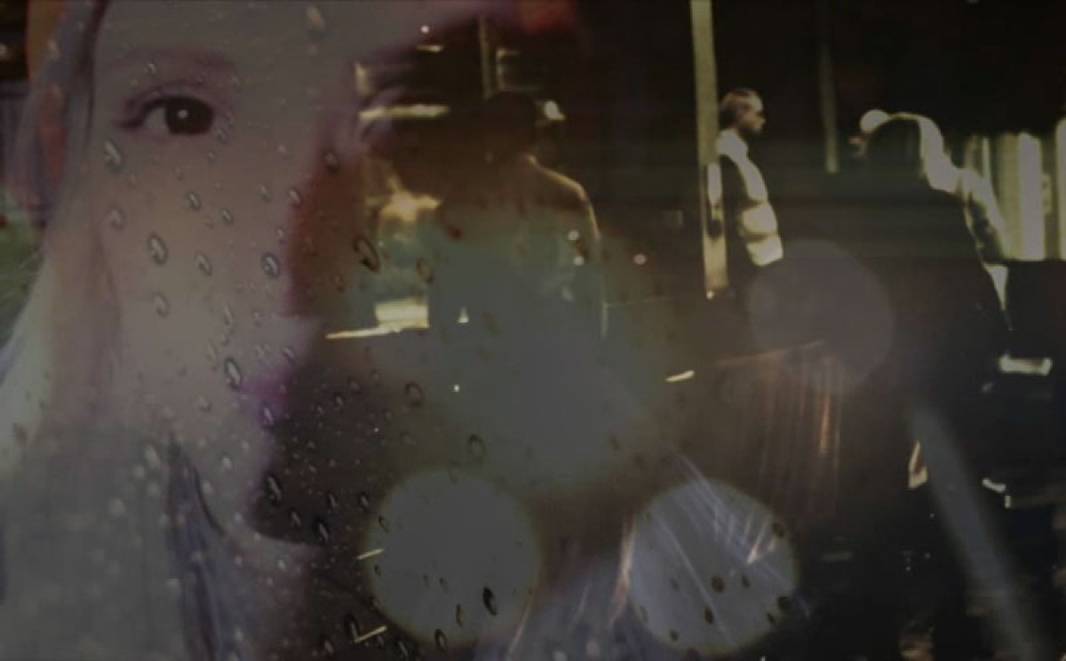 Ellie Goulding Videostill Hanging On 7